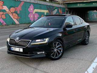 Skoda Superb foto 1