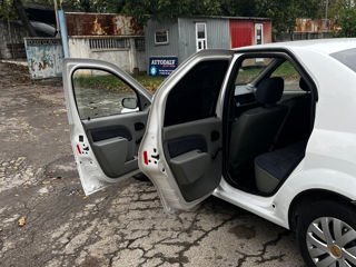 Dacia Logan foto 2