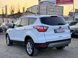 Ford Kuga foto 2