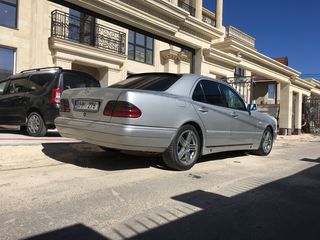 Mercedes E Class foto 3