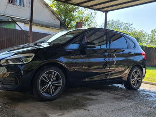 BMW 2 Series Active Tourer foto 2