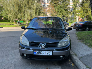 Renault Grand Scenic foto 2