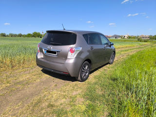 Toyota Verso foto 2