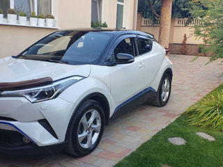 Toyota C-HR foto 1