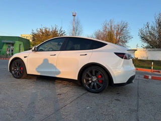 Tesla Model Y foto 7