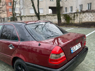 Mercedes C-Class foto 8