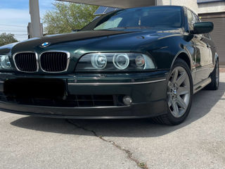 BMW 5 Series foto 2