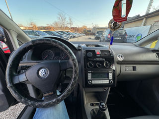 Volkswagen Touran foto 10