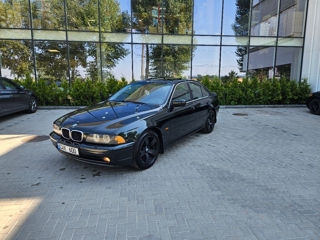 BMW 5 Series foto 1