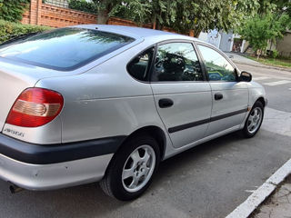 Toyota Avensis foto 4