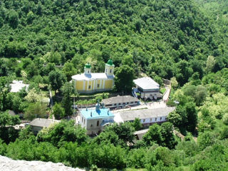 Pelerinaje la 11 manastiri din moldova 2024, timp de 1 zi, zilnic, grupuri de 6/20/45/55 persoane foto 3