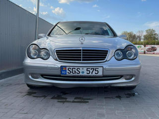 Mercedes C-Class foto 8