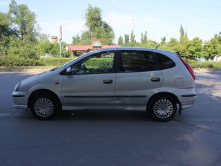 Nissan Almera Tino foto 4