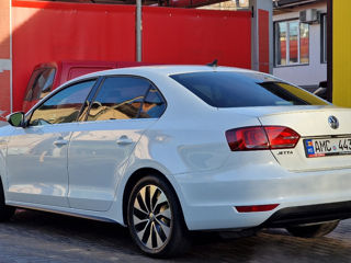 Volkswagen Jetta foto 4