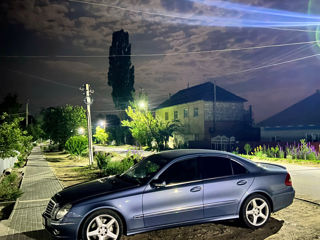 Mercedes E-Class foto 4