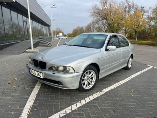 BMW 5 Series foto 12