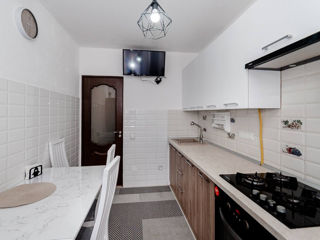 2-комн. кв., 65 м², 10/14 эт.