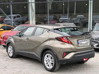 Toyota C-HR foto 4