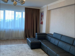 Apartament cu 2 camere, 75 m², Centru, Chișinău foto 2