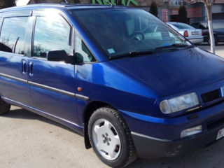 Peugeot 806