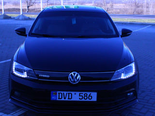 Volkswagen Jetta foto 2