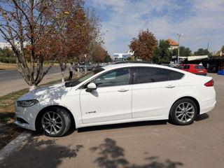 Ford Fusion foto 2