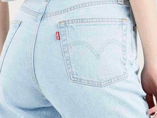 Pantaloni Levis foto 2