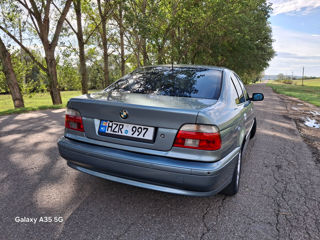 BMW 5 Series foto 3