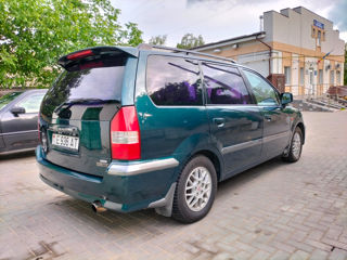 Mitsubishi Space Wagon foto 6