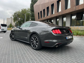 Ford Mustang foto 6