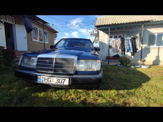 Mercedes E-Class foto 2