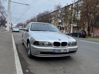 BMW 5 Series foto 4