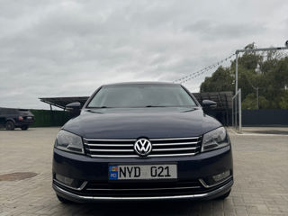 Volkswagen Passat foto 1