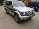 Mitsubishi Pajero foto 1