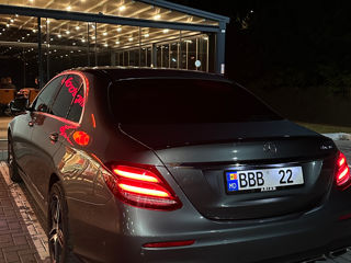 Mercedes E-Class foto 2