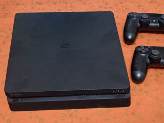 PlayStation 4Slim 1TB foto 2