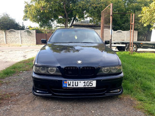 BMW 5 Series foto 3