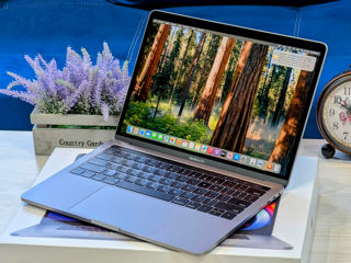 MacBook Pro 13 Retina 2019 (Core i5 8279u/8Gb Ram/256Gb SSD/Iris Graphics/55 Cycles/13.3" Retina) foto 2