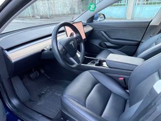 Tesla Model 3 foto 8