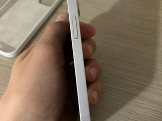 Vând iPhone 12 White 128gb foto 3