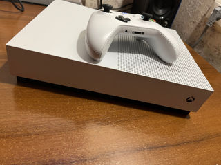 Vînd Xbox One S 1TB foto 3