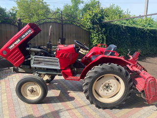 Vând tractor foto 5