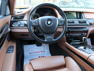 BMW 7 Series foto 17