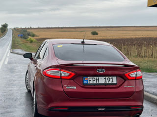 Ford Fusion foto 2