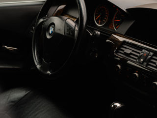 BMW 5 Series foto 8