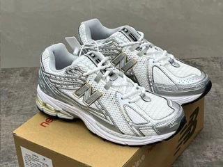 New Balance 1906 (silver and gold)