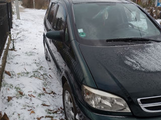 Opel Zafira foto 2