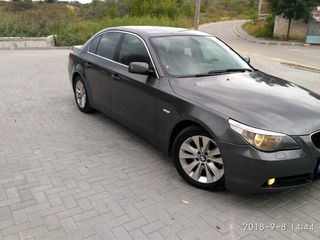 BMW 5 Series foto 2