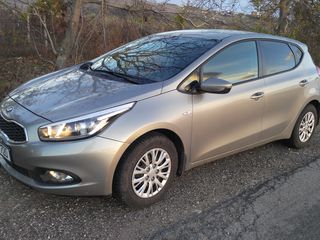 KIA Ceed foto 2