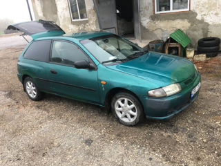 Mazda 323 foto 2